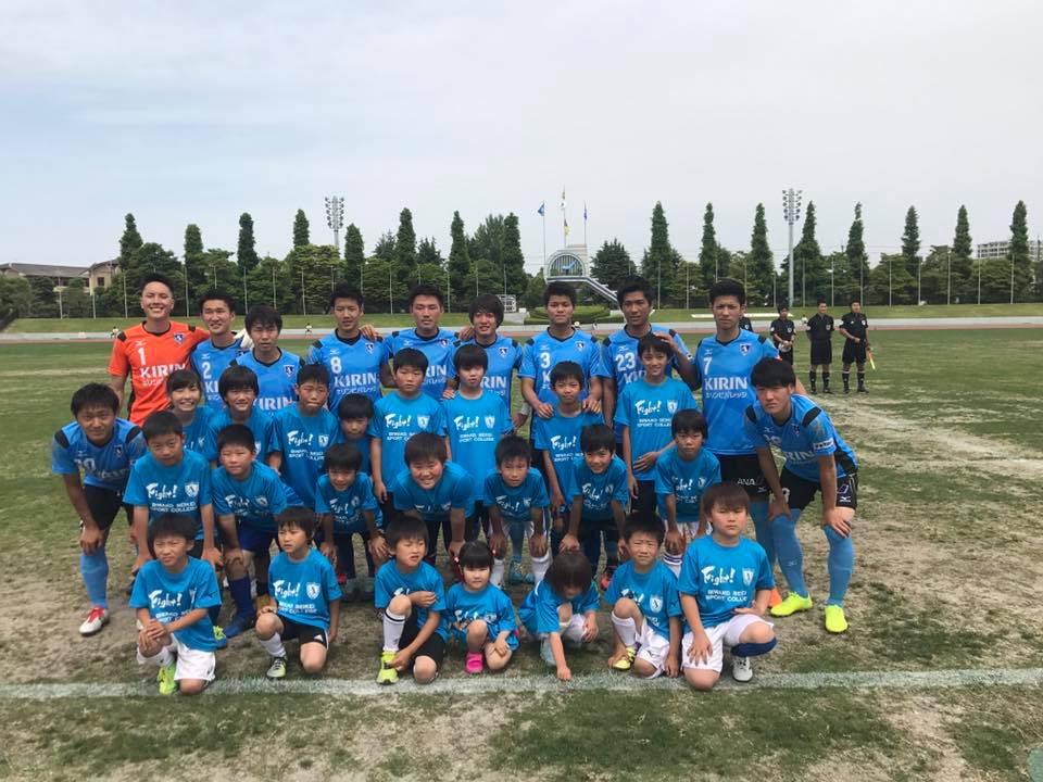 エスコートキッズ 5 26 びわこ成蹊スポーツ大学サッカー部のリーグ戦にて Npo法人びわこスポーツクラブ